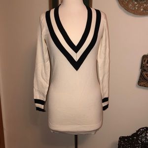 Lightweight sweater with long V-neck